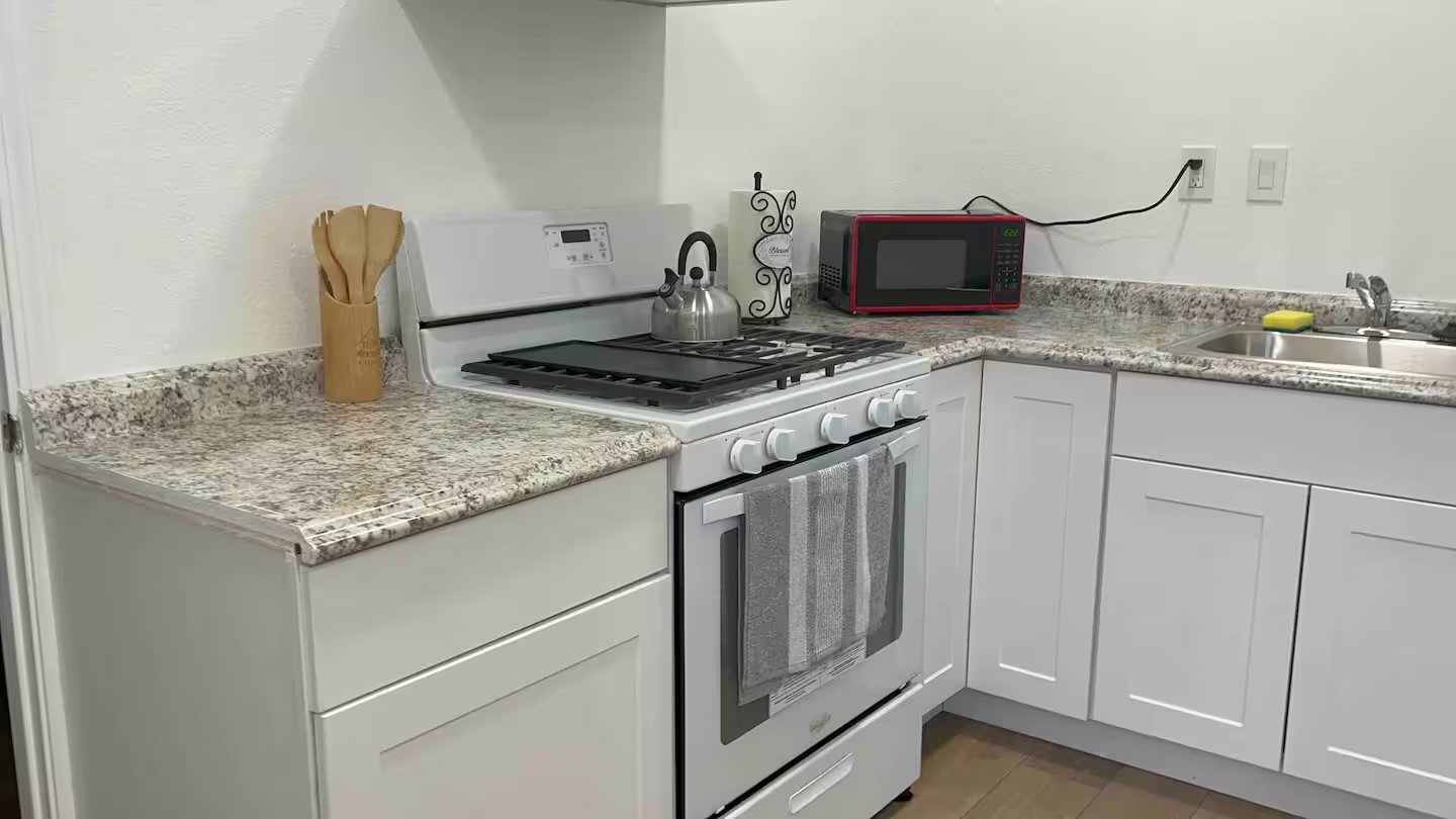 Full kitchen at Serenta corporate rental Tracy CA